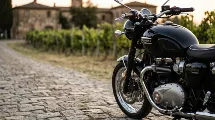 Triumph Bonneville T120 Black